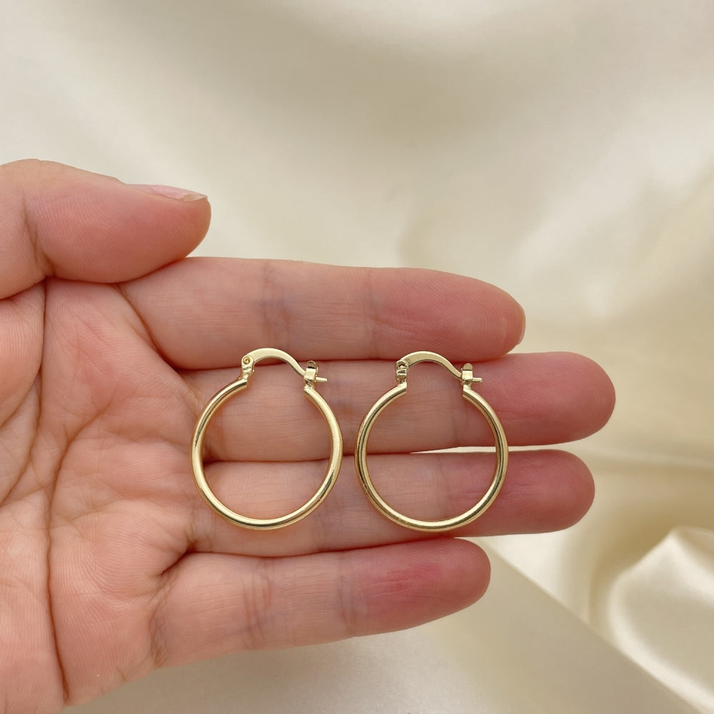 Oro Laminado Medium Hoop, Gold Filled Style Polished, Golden Finish