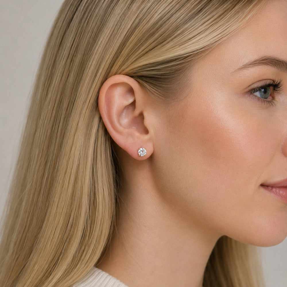 Oro Laminado Stud Earring, Gold Filled Style with White Cubic Zirconia, Polished, Golden Finish