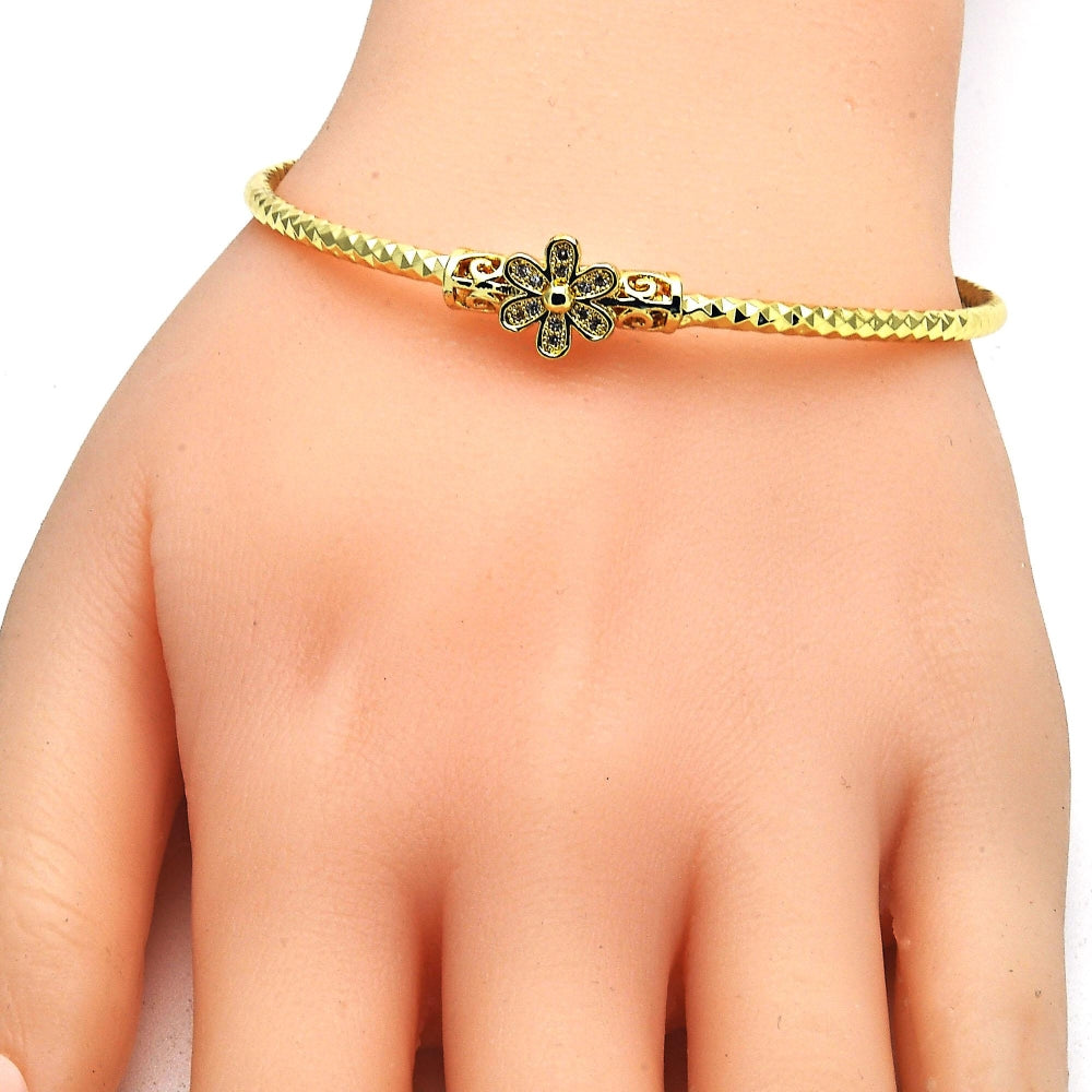 Oro Laminado Individual Bangle, Gold Filled Style Flower Design, with White Micro Pave, Diamond Cutting Finish, Golden Finish