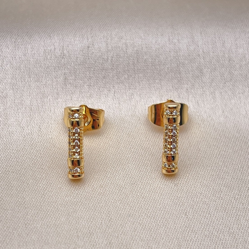 Oro Laminado Stud Earring, Gold Filled Style with White Cubic Zirconia, Polished, Golden Finish