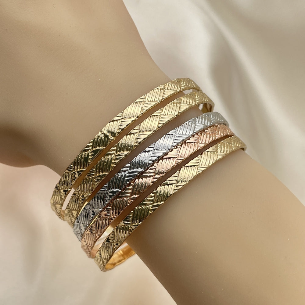Oro Laminado Semanario Bangle, Gold Filled Style Polished, Tricolor
