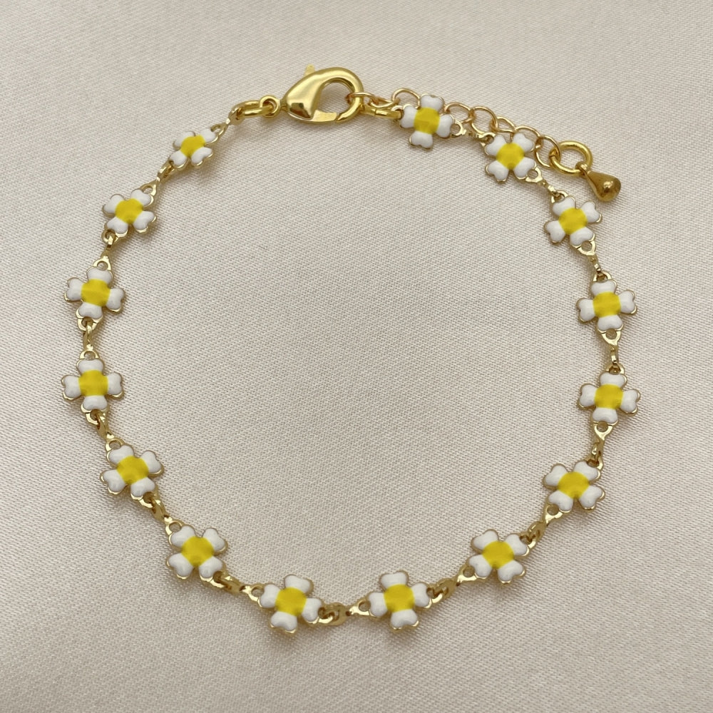 Oro Laminado Fancy Bracelet, Gold Filled Style Four-leaf Clover Design, White Enamel Finish, Golden Finish