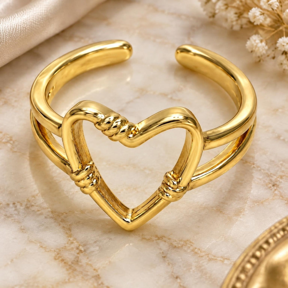 Oro Laminado Elegant Ring, Gold Filled Style Heart Design, Polished, Golden Finish