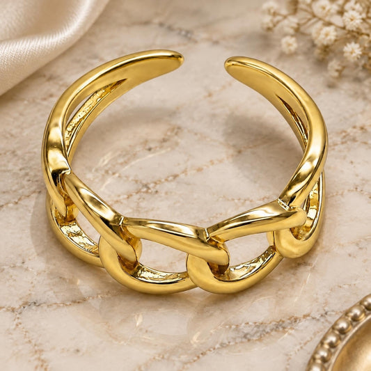 Oro Laminado Elegant Ring, Gold Filled Style Curb Design, Polished, Golden Finish
