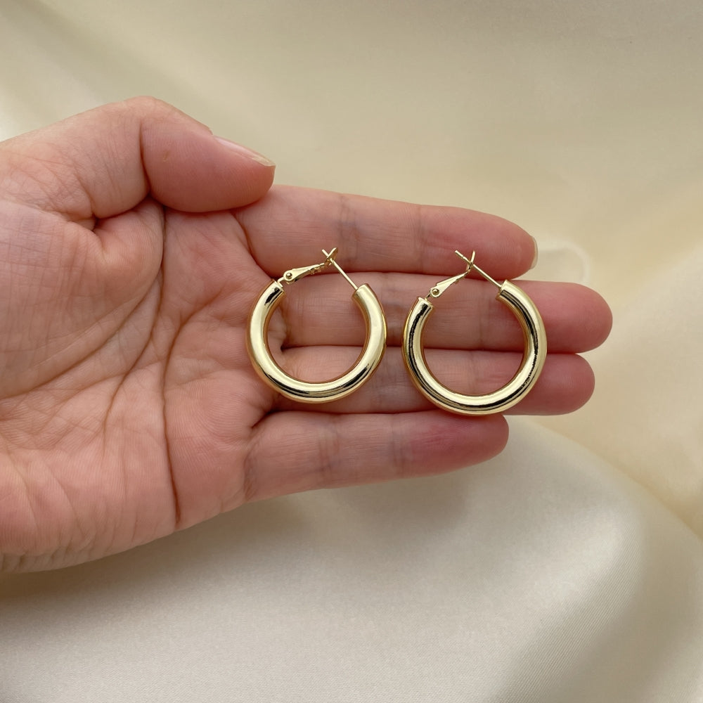 Oro Laminado Medium Hoop, Gold Filled Style Hollow Design, Polished, Golden Finish