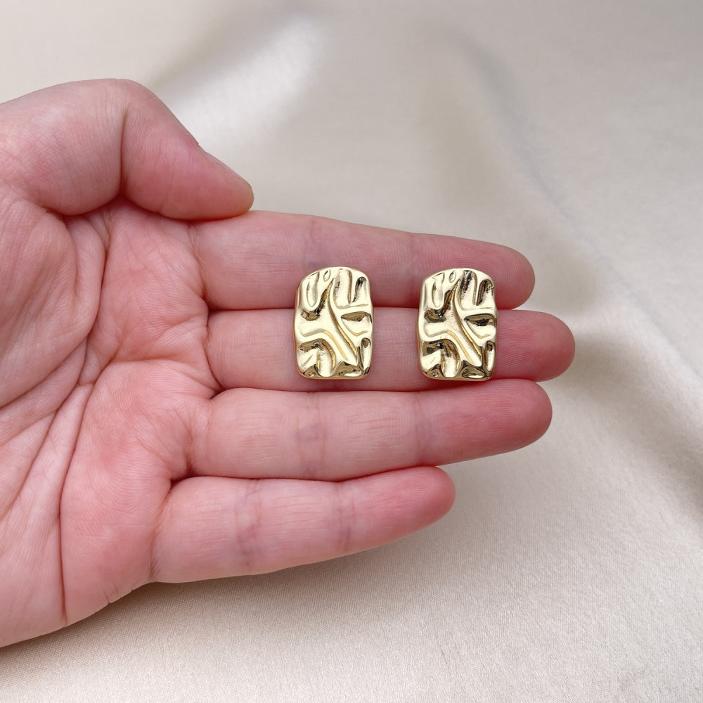 Oro Laminado Stud Earring, Gold Filled Style Polished, Golden Finish