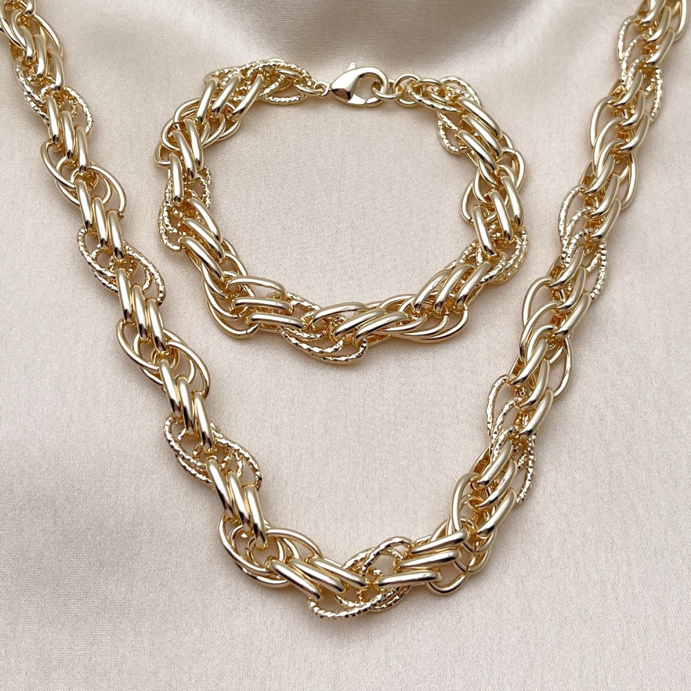 Oro Laminado Necklace and Bracelet, Gold Filled Style Diamond Cutting Finish, Golden Finish