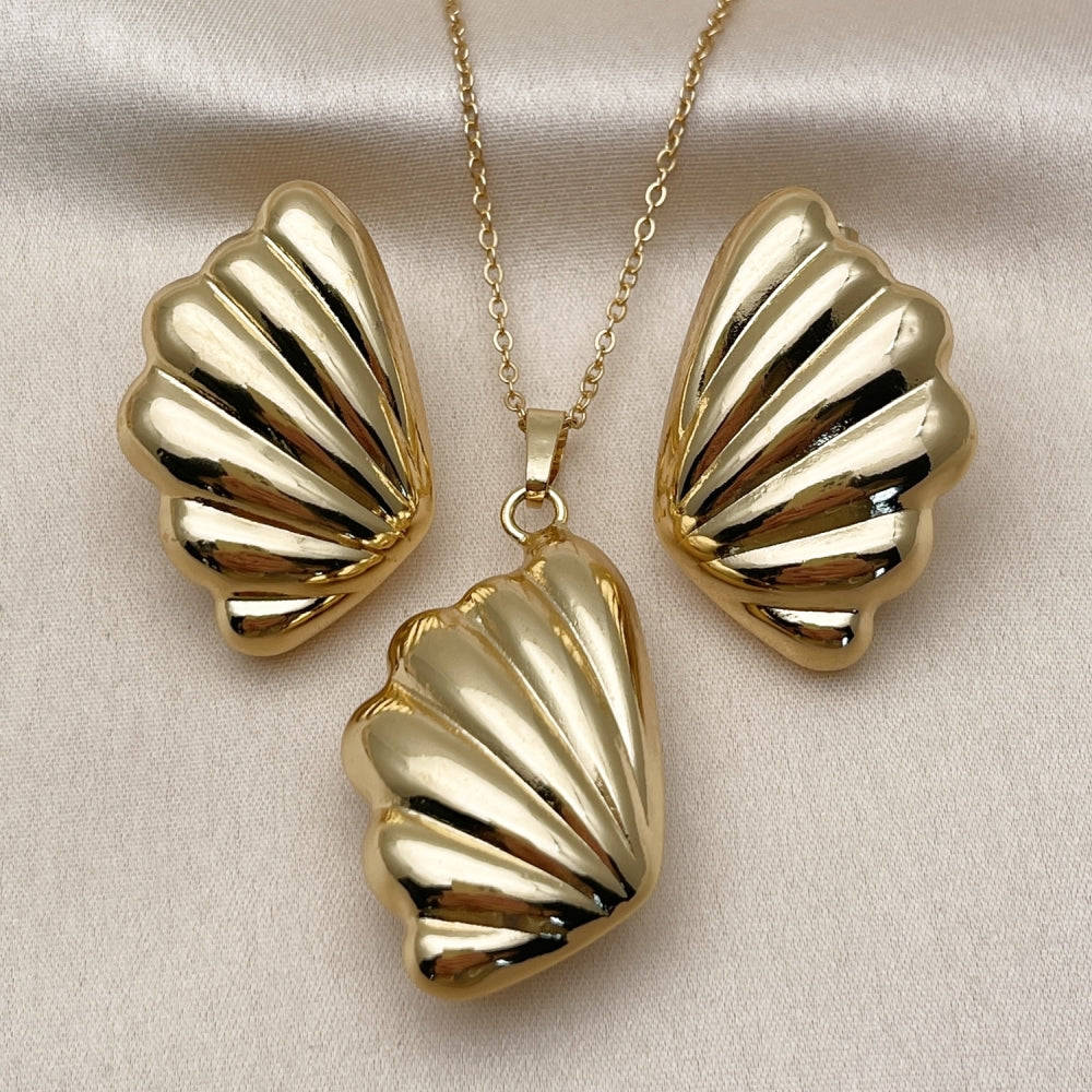 Oro Laminado Earring and Pendant Adult Set, Gold Filled Style Shell and Hollow Design, Polished, Golden Finish