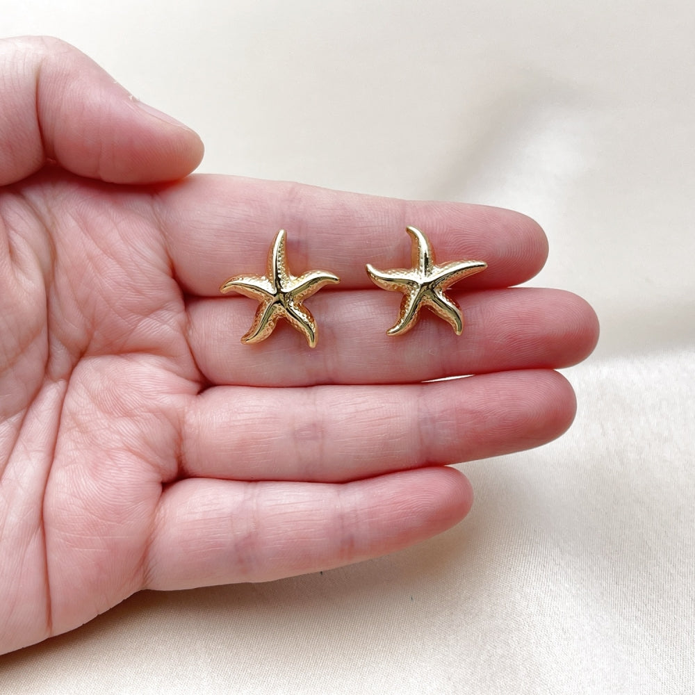 Oro Laminado Stud Earring, Gold Filled Style Star and Hollow Design, Diamond Cutting Finish, Golden Finish