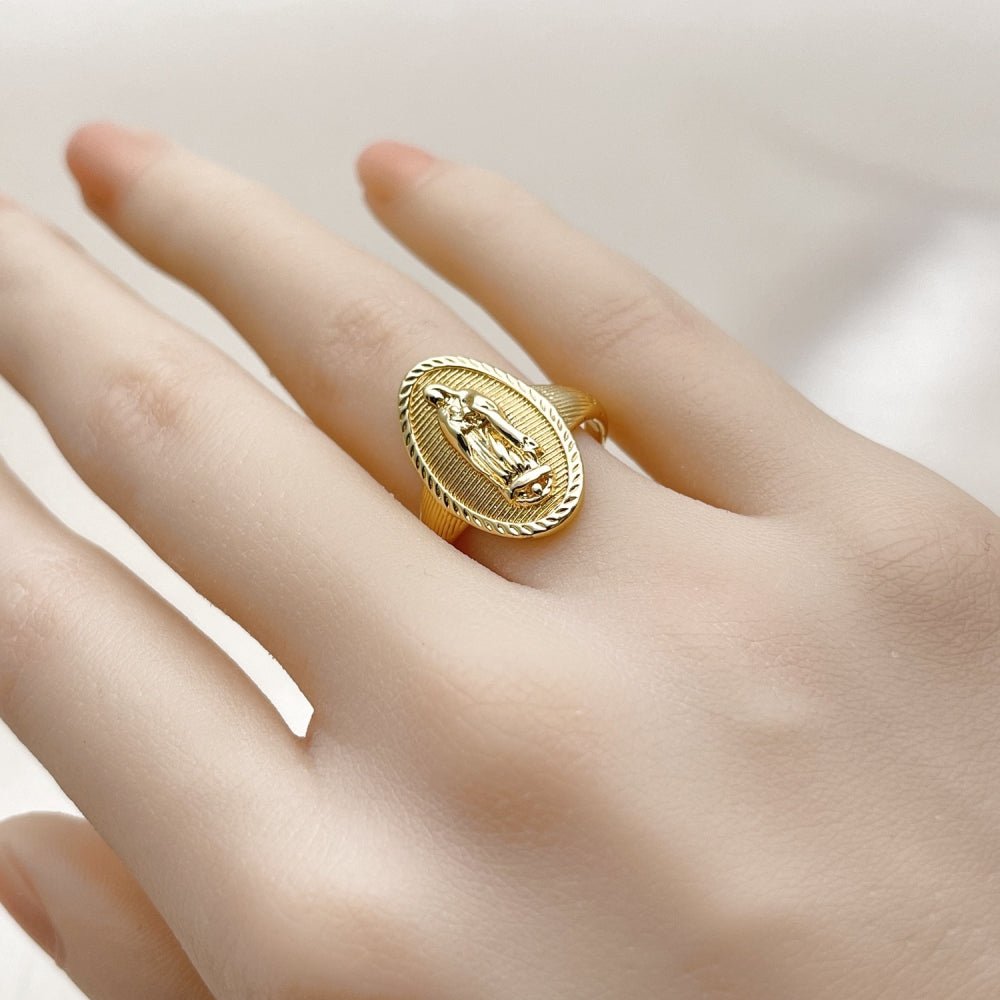 Oro Laminado Elegant Ring, Gold Filled Style Guadalupe Design, Diamond Cutting Finish, Golden Finish
