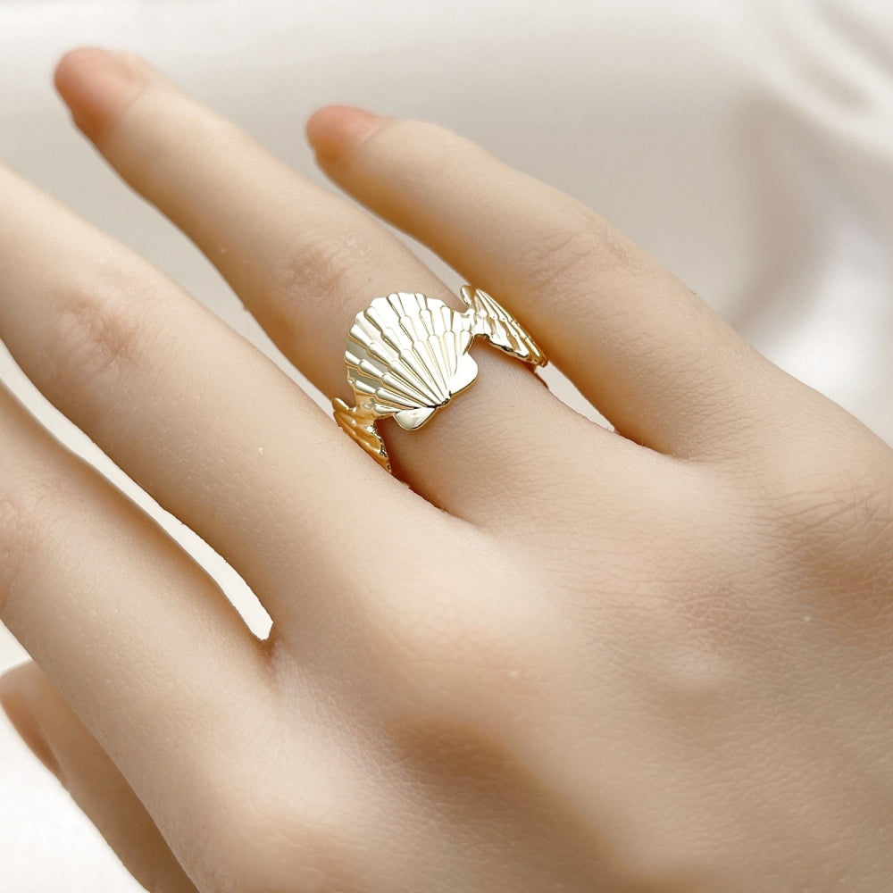 Oro Laminado Elegant Ring, Gold Filled Style Shell Design, Polished, Golden Finish