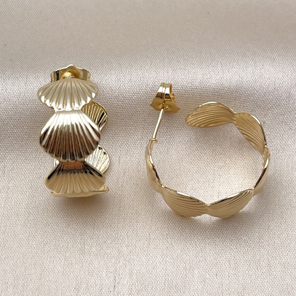 Oro Laminado Small Hoop, Gold Filled Style Shell Design, Polished, Golden Finish