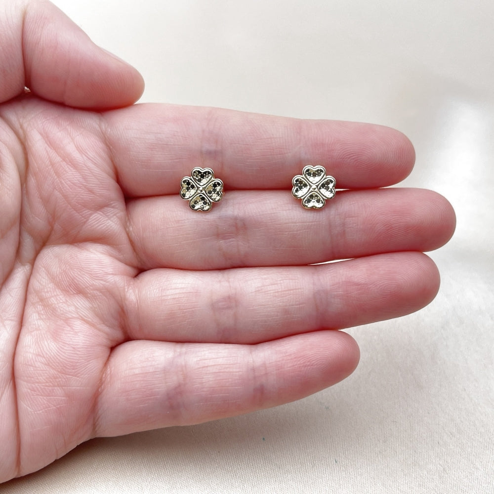 Oro Laminado Stud Earring, Gold Filled Style Four-leaf Clover Design, Diamond Cutting Finish, Golden Finish