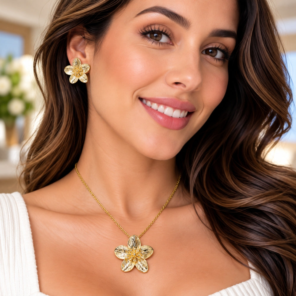 Oro Laminado Earring and Pendant Adult Set, Gold Filled Style Flower Design, Diamond Cutting Finish, Golden Finish