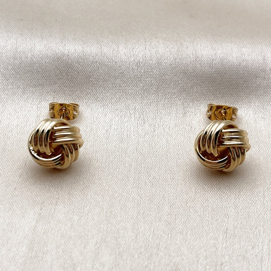 Oro Laminado Stud Earring, Gold Filled Style Love Knot Design, Polished, Golden Finish