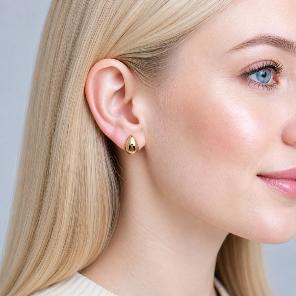 Oro Laminado Stud Earring, Gold Filled Style Teardrop Design, Polished, Golden Finish