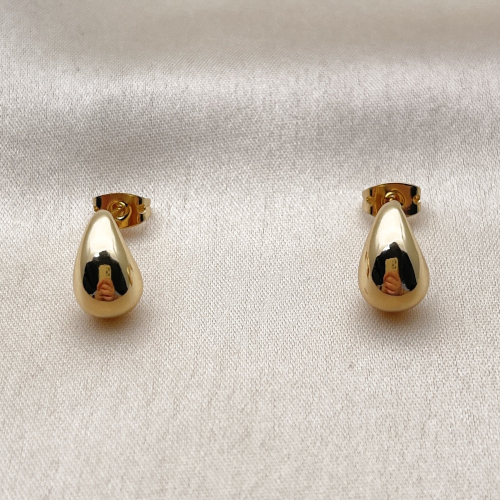 Oro Laminado Stud Earring, Gold Filled Style Teardrop Design, Polished, Golden Finish