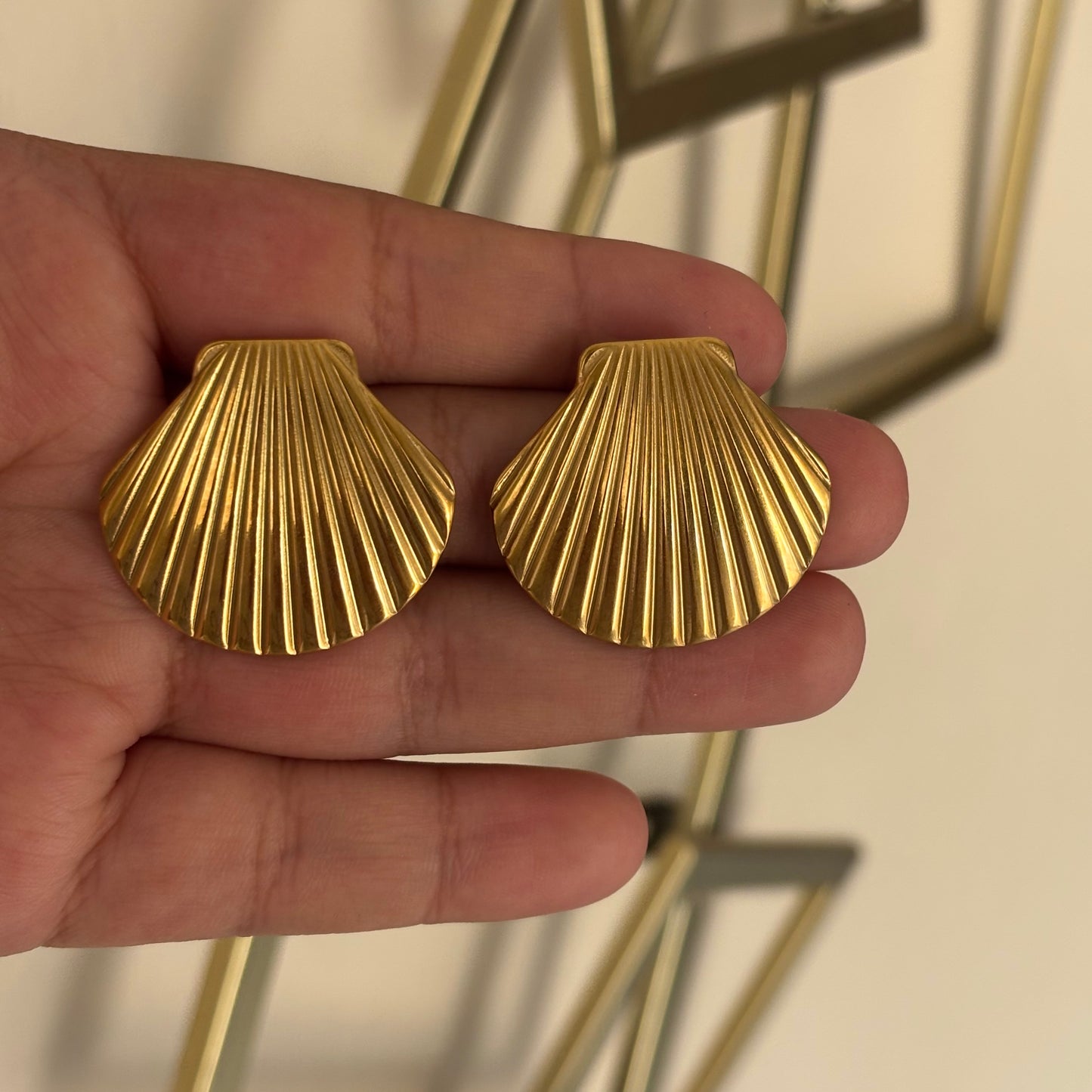Scallop Shell Studs