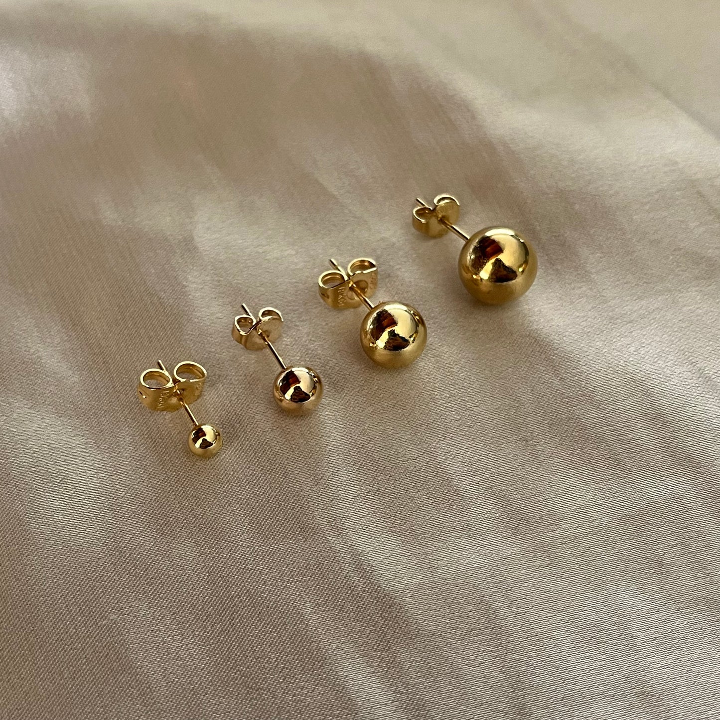 4 pack Gold Bead Studs Set